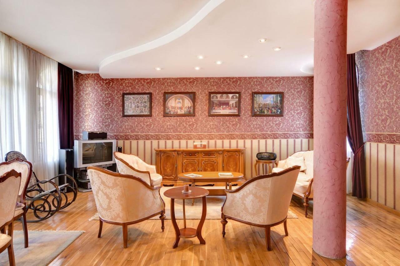 Aristocratic, Elegant, Designer Top Central Apartment София Экстерьер фото